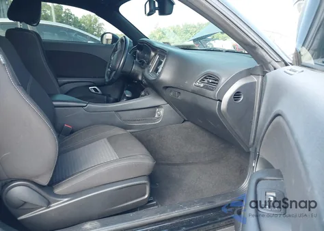 2023 Dodge Challenger Sxt z USA, uszkodzony, nr VIN 2C3CDZAG4PH686085